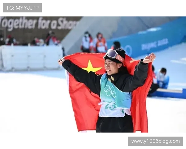 苏翊鸣三跳满分摘金明星齐祝贺